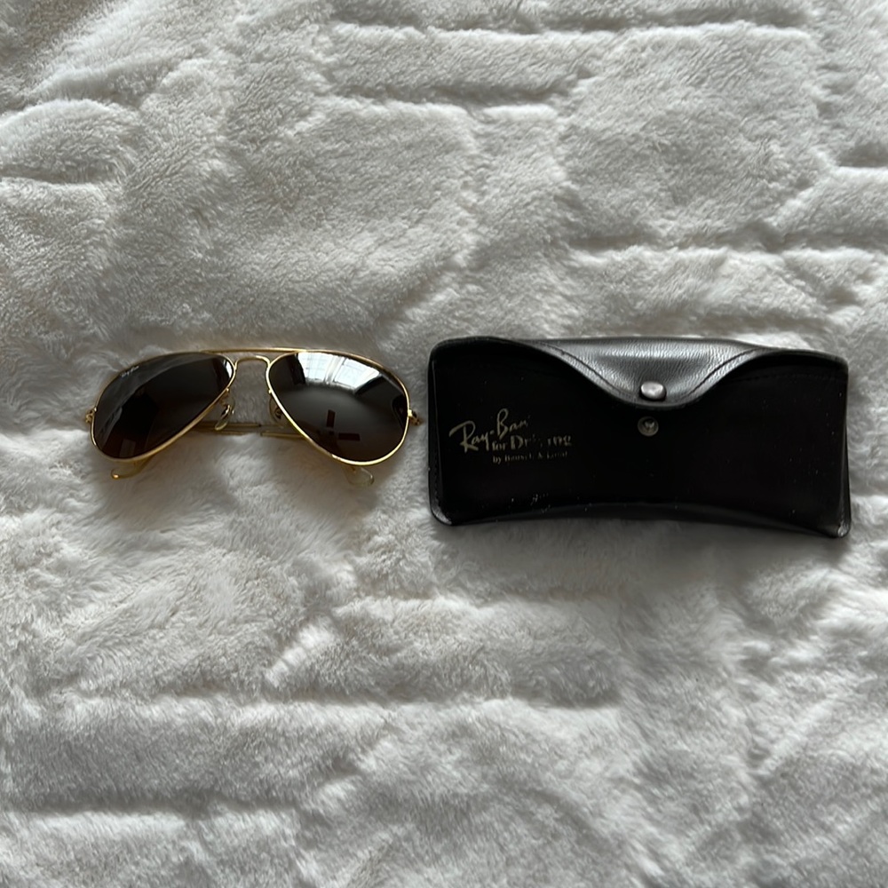 Men’s Ray-Ban aviator sunglasses